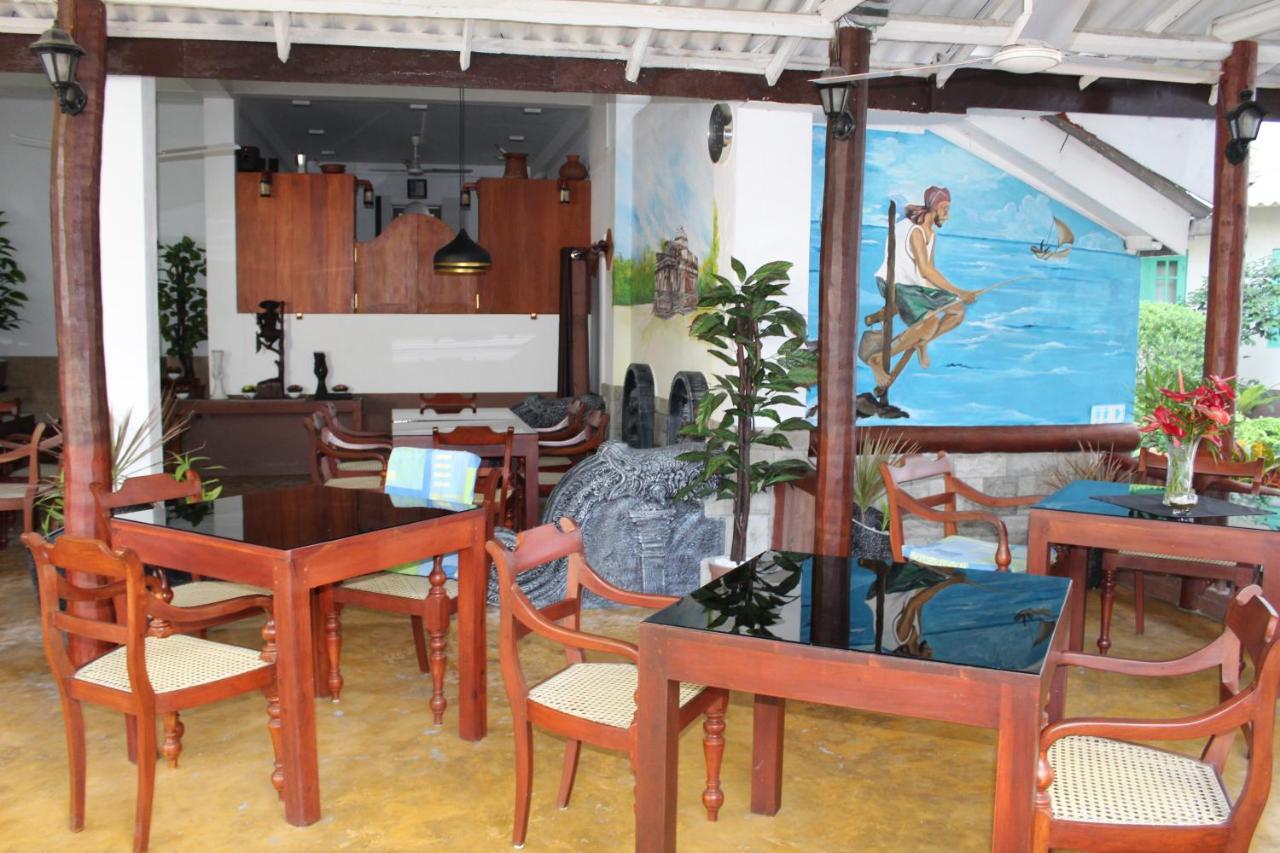 Blue Eyes Inn Unawatuna Exteriér fotografie